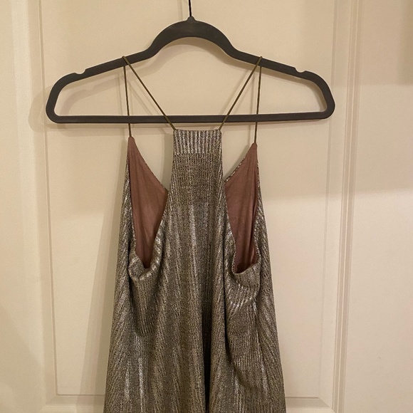 Top - Picture 2 of 2